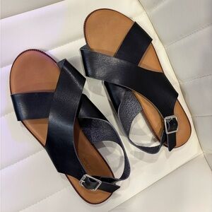 SANDALS FLAT SANDALS SIZE 9